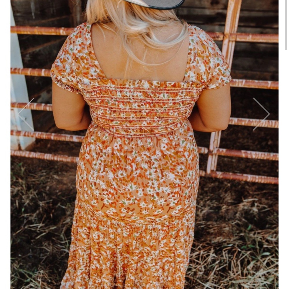 Dress - Picture 2 of 2